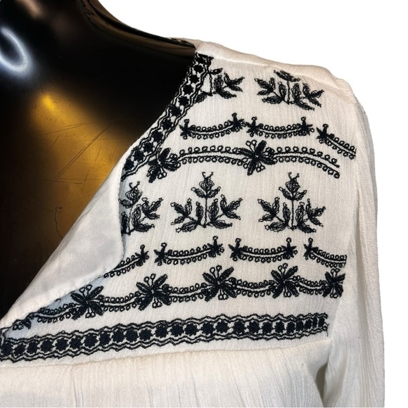 Gap Long Sleeve Embroidered Dress with Waist Tassel in White & Navy - Picture 7 of 12